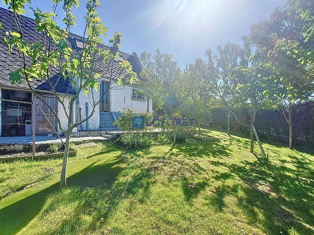Maison à BERTAUCOURT-EPOURDON