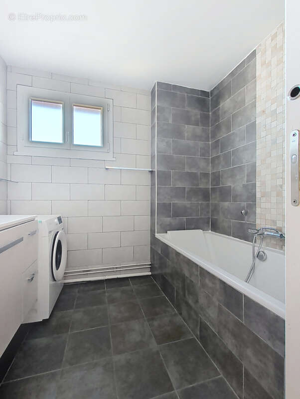 Appartement à VILLENEUVE-LES-AVIGNON