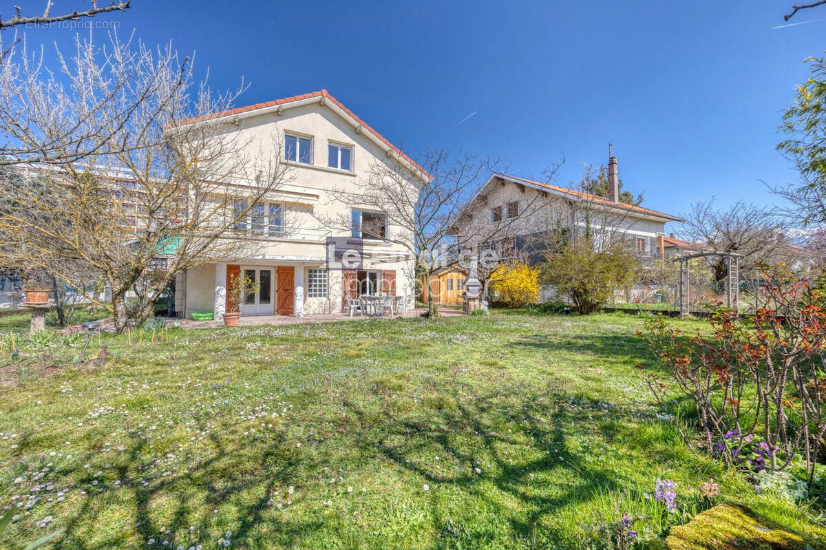 Maison à ECHIROLLES