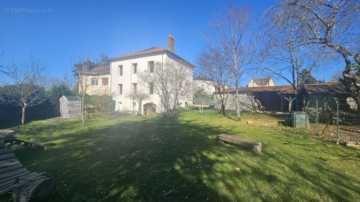Maison à BELLAC