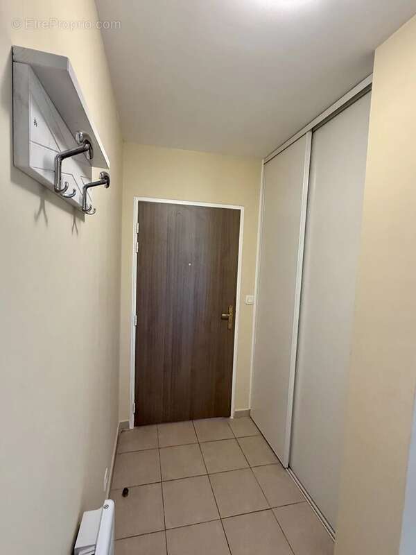Appartement 65 m² à Saint-Arnoult  - photo 7