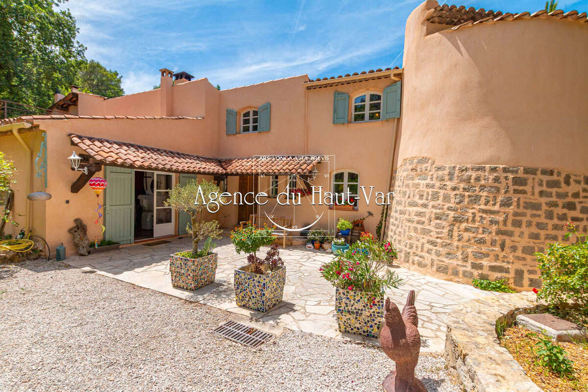 Maison à FIGANIERES