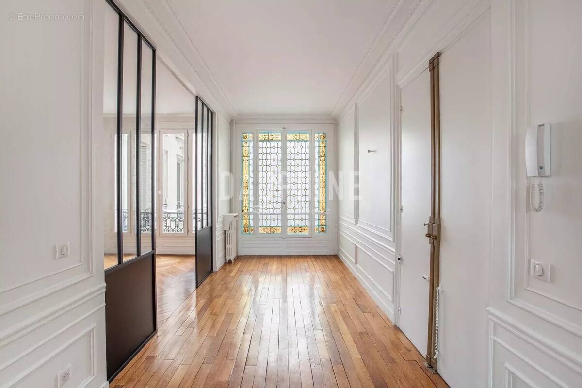Appartement à PARIS-14E