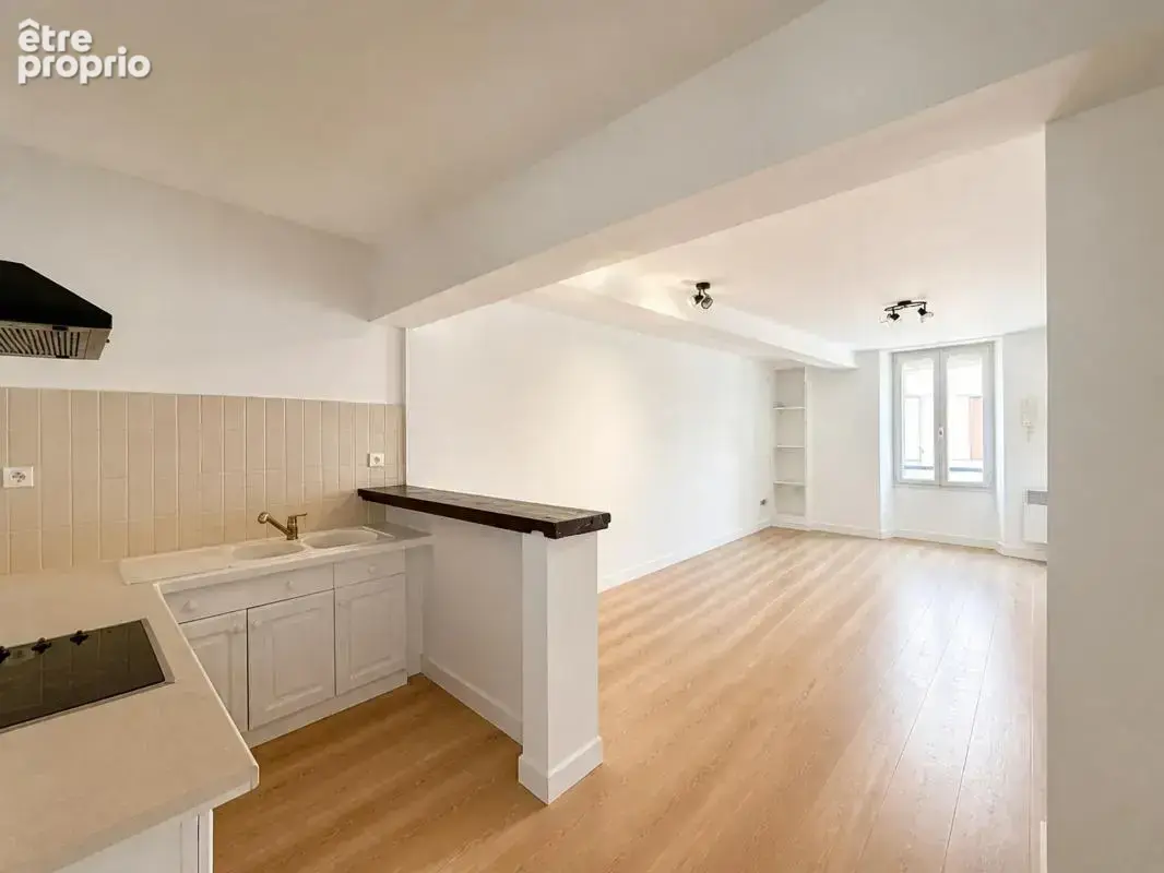 Appartement de 5 pièces de 85 m² à Miramont-de-Guyenne - photo 4