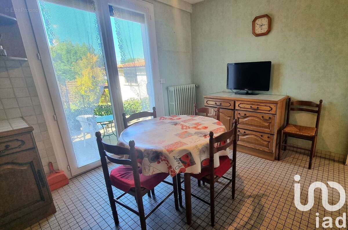 Maison 81 m² à Saint-Juery  - photo 7