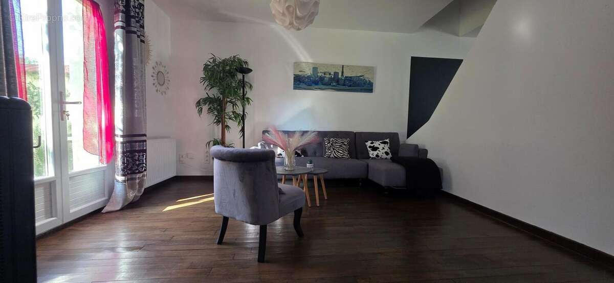 Photo 5 - Maison à JUNIVILLE