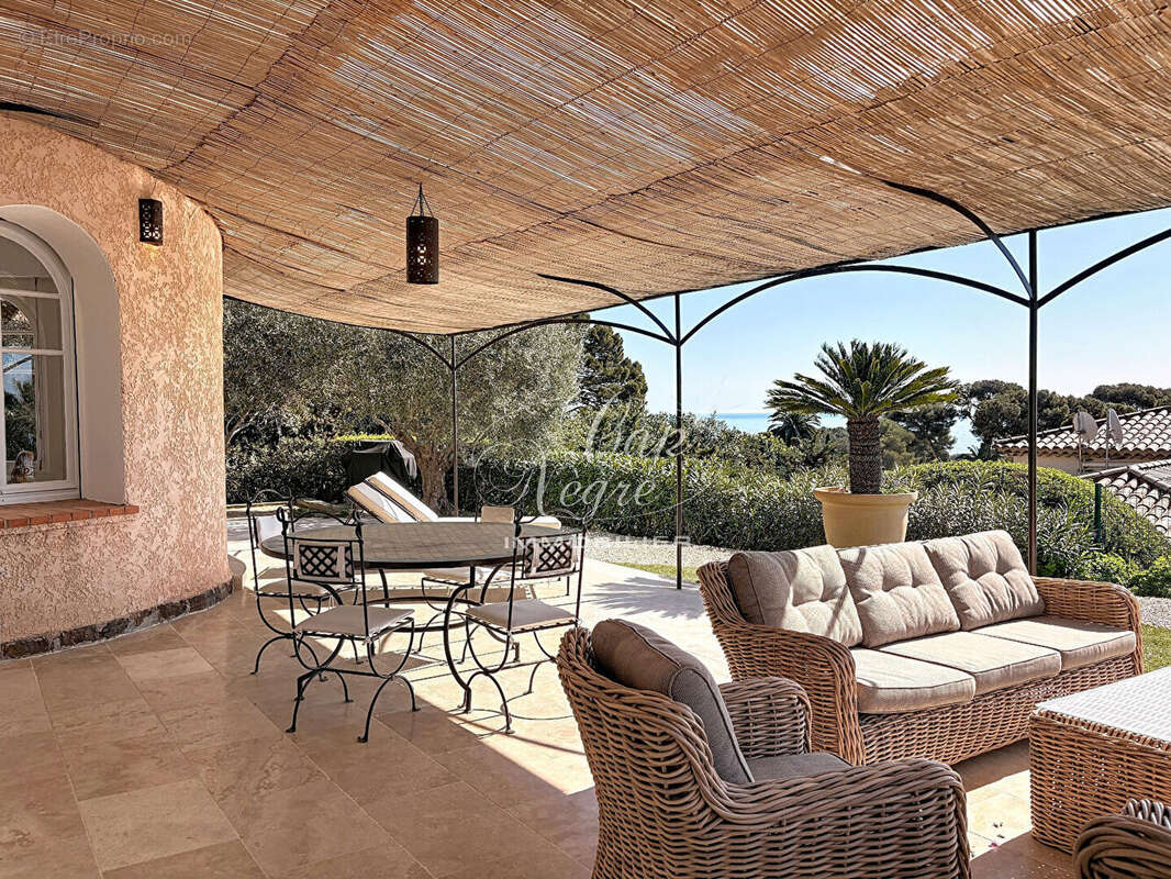 Maison à ROQUEBRUNE-SUR-ARGENS