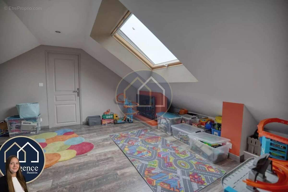 Maison à TREMBLAY-LES-VILLAGES