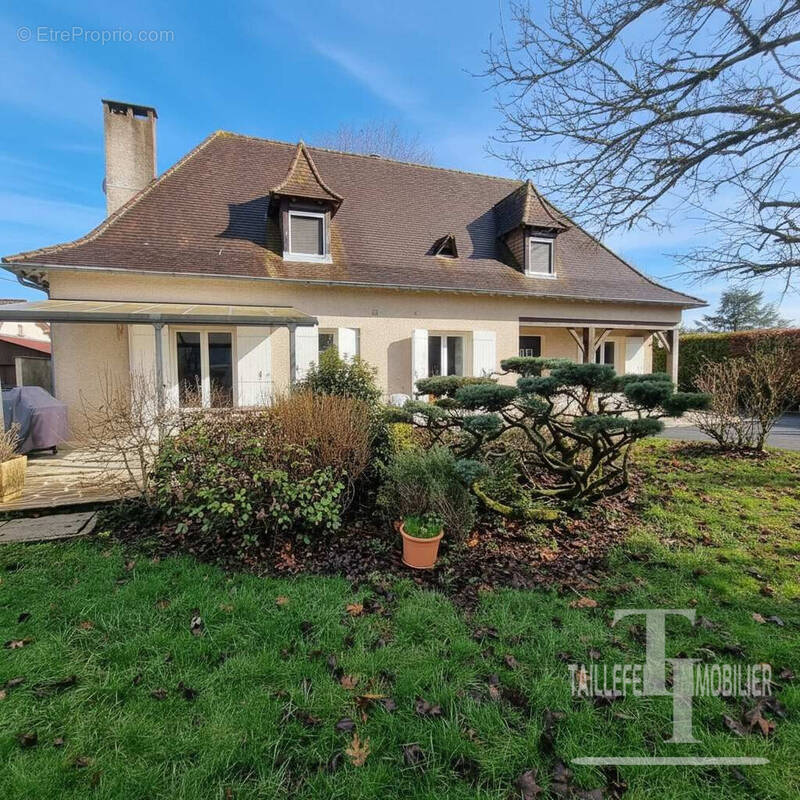Maison à COULOUNIEIX-CHAMIERS