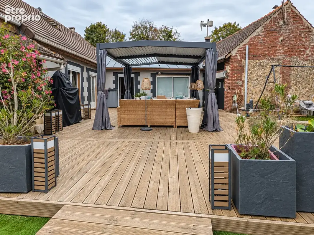 Maison familiale avec vaste terrain et bel espace extérieur - photo 2