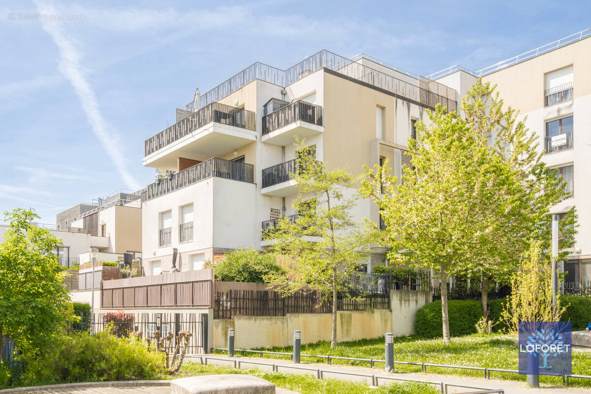 Appartement à LES PAVILLONS-SOUS-BOIS