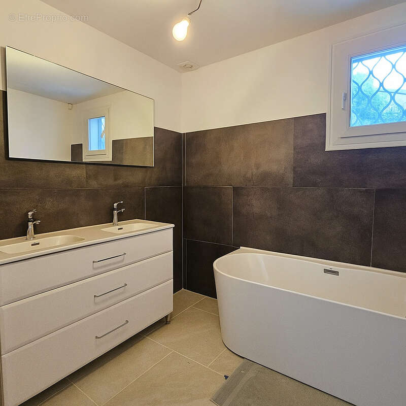 Maison à SAINT-VALLIER-DE-THIEY