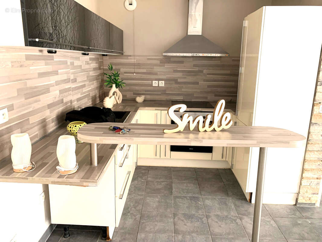 13010   La Capelette beau T2 plus terrasse dinatoire au calme plus parking boxable (prix en sus). - photo 4