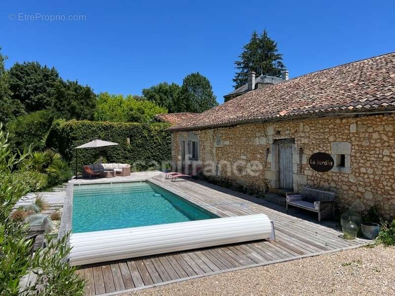 Maison à MONTGUYON