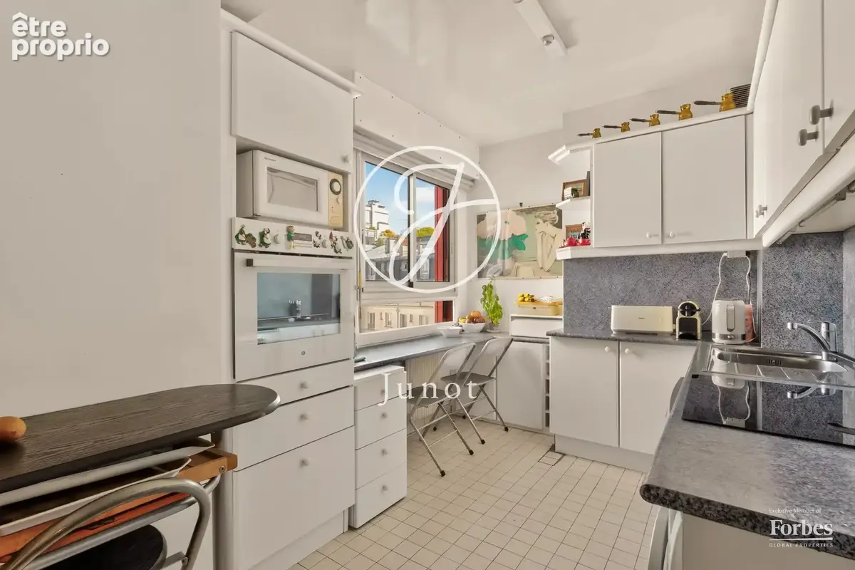 Paris 16e - PASSY / RUE LEKAIN - Appartement à vendre - 5 pièces - 130,21m² Carrez - 4 chambres. - photo 15