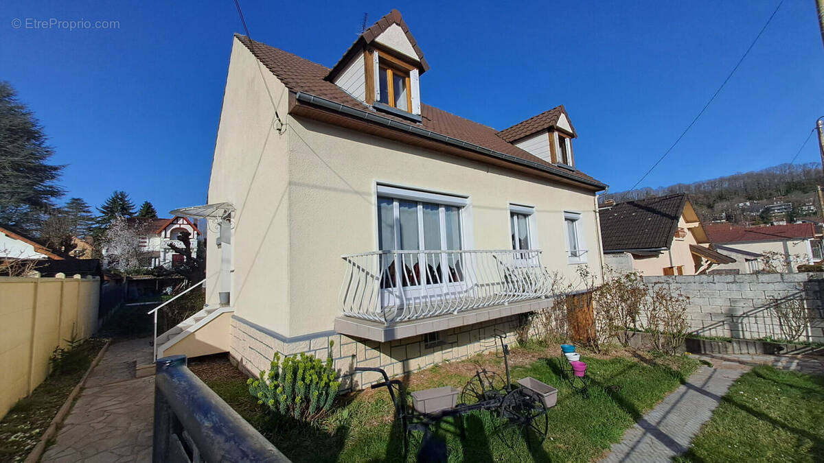 Maison à SAINT-REMY-LES-CHEVREUSE