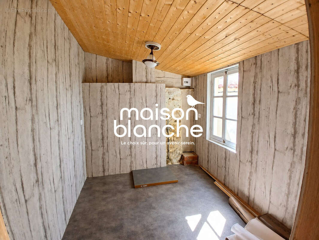 Maison 95 m² à Parthenay  - photo 7