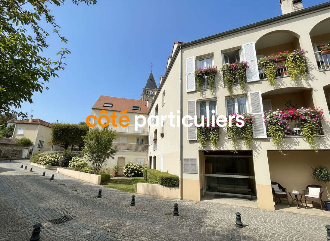 F4 de 81,25 m² avec balcon, box et cave . Quartier familial recherché - photo 7