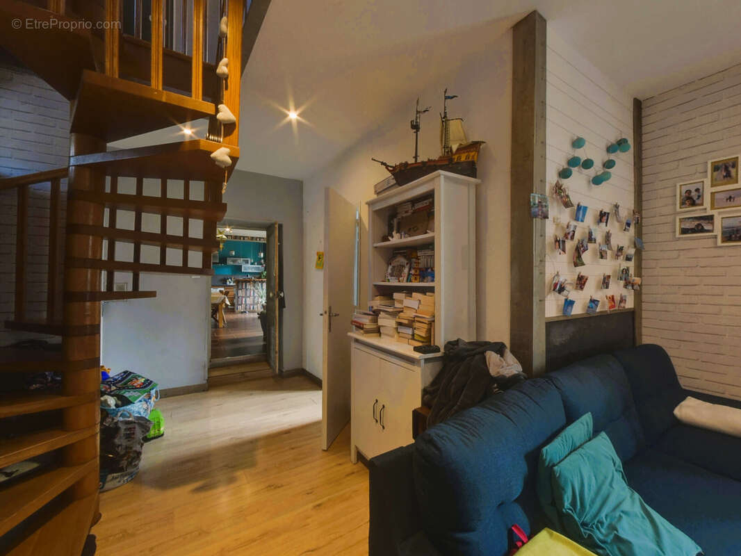 Maison à LES OLLIERES-SUR-EYRIEUX