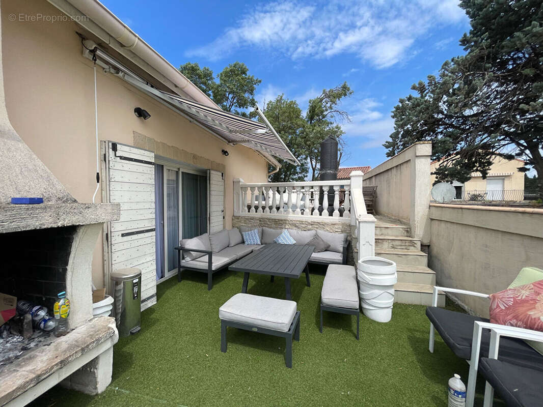Maison + Appartement de 260 m² à PEYROLLES EN PROVENCE - photo 3