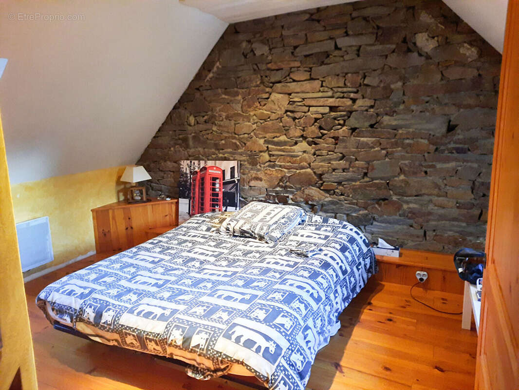 Maison à HUELGOAT