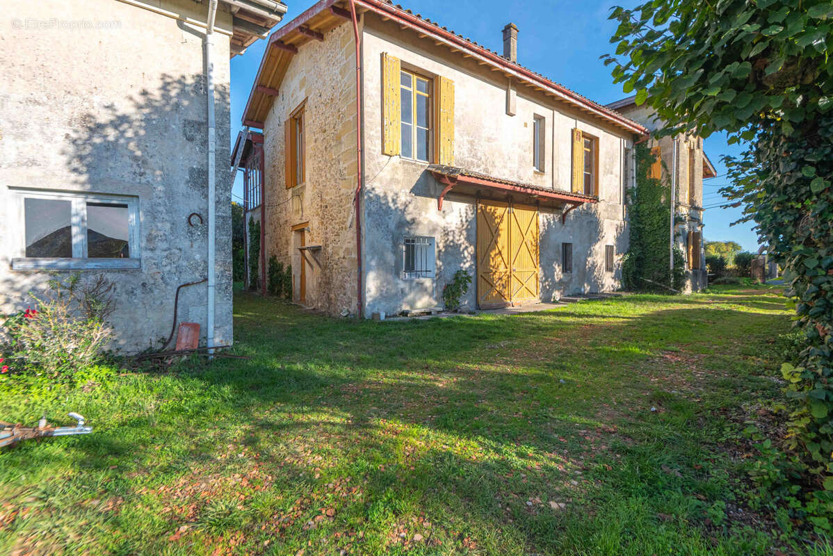Maison à QUINSAC