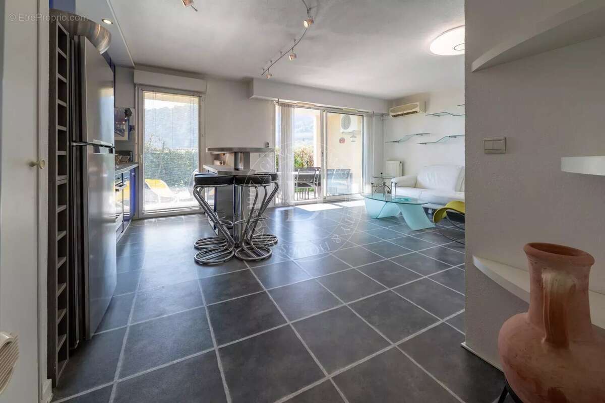 Appartement à EZE