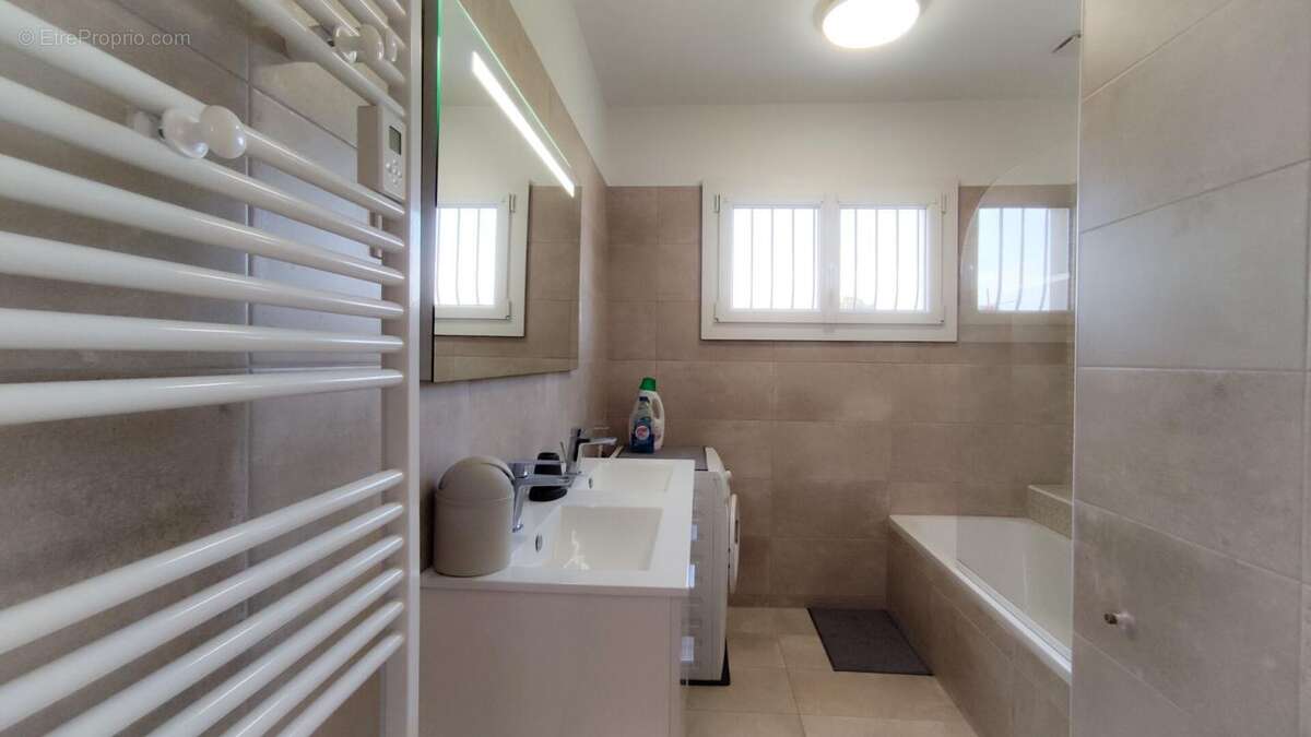 Maison à LA LONDE-LES-MAURES