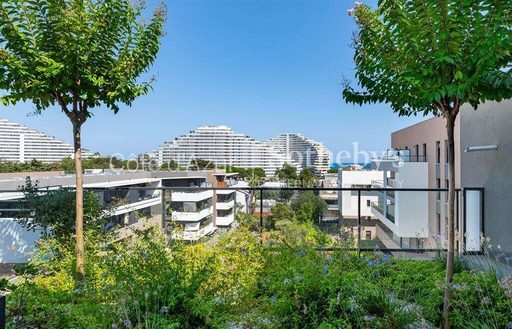 Appartement contemporain de 40 m² avec terrasse, jacuzzi et garage dans une résidence de standing - photo 14