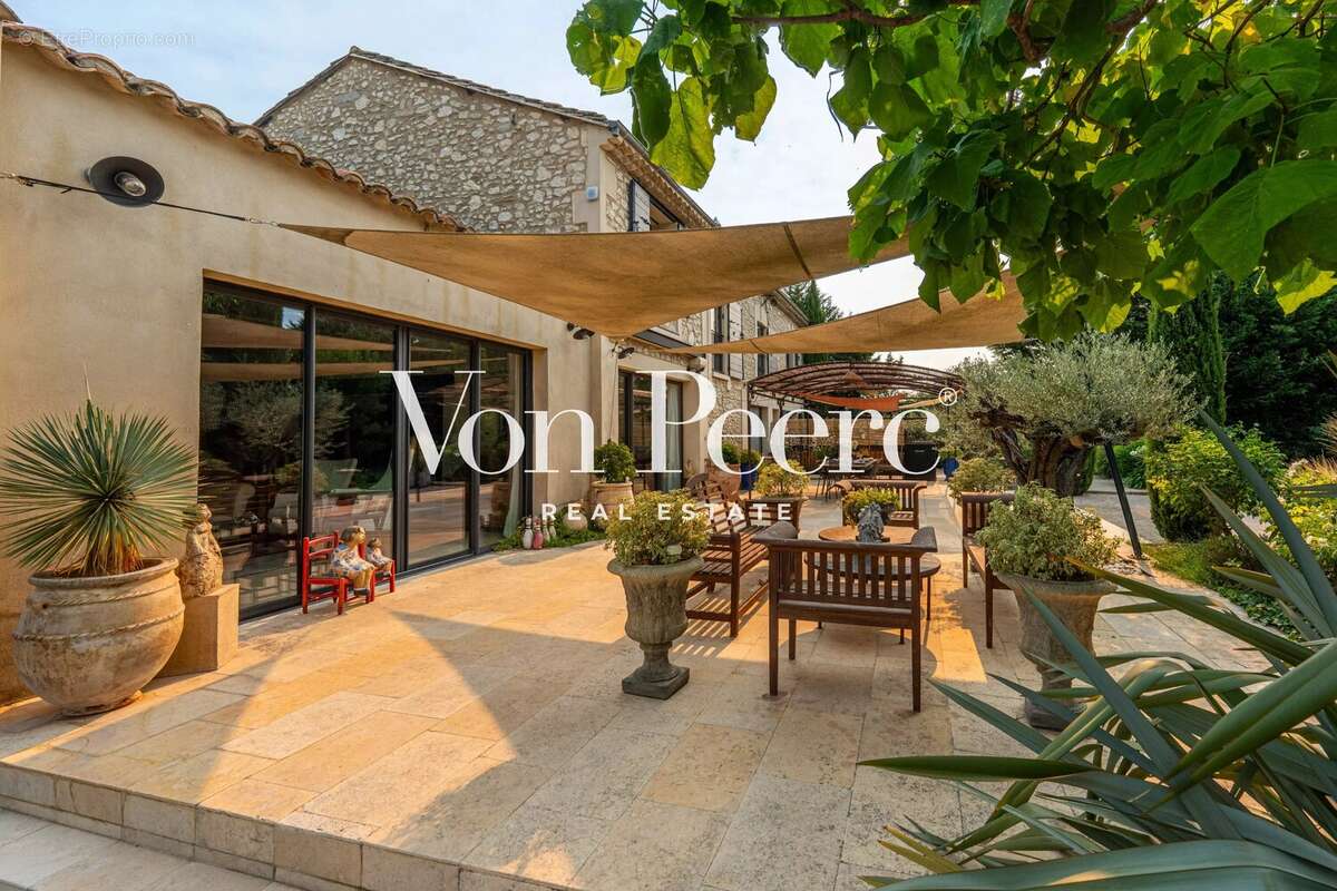 Mas rénové entre Avignon et Saint-Rémy-de-Provence - photo 6