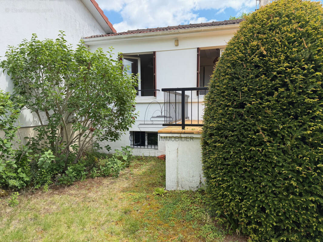 Maison à VERT-SAINT-DENIS