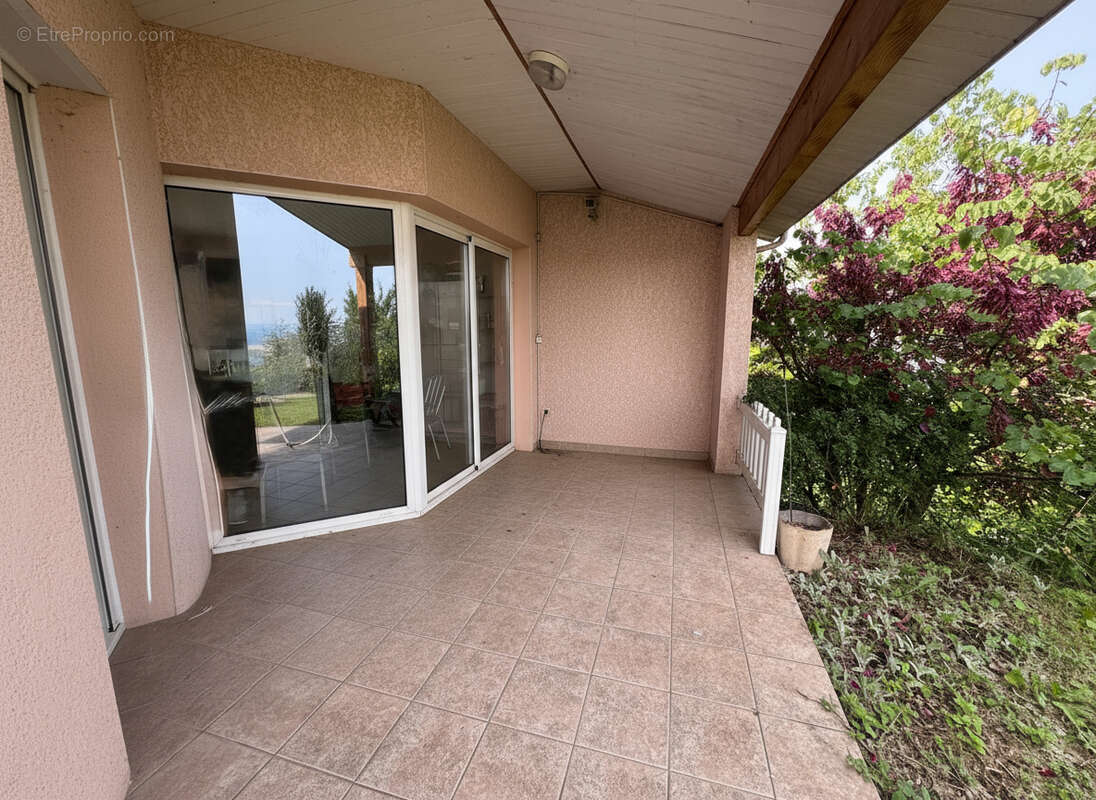 Maison à LA ROCHE-NOIRE