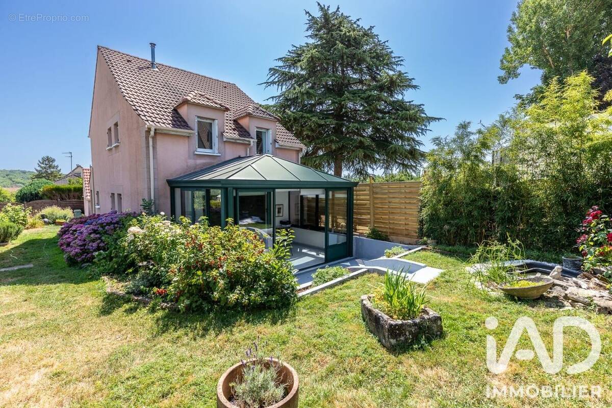 Photo 1 - Maison à FONTENAY-LES-BRIIS