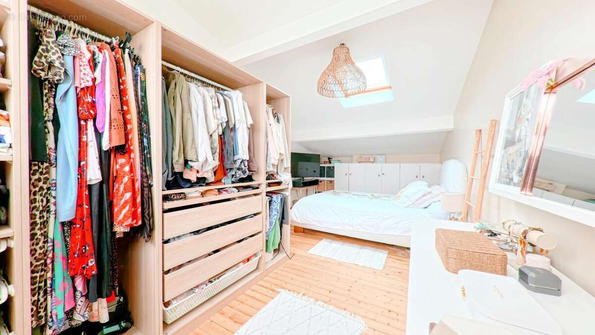 Maison à CHENNEVIERES-SUR-MARNE