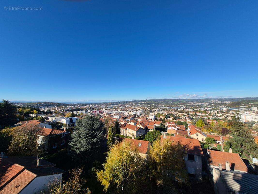 Appartement à SAINT-ETIENNE