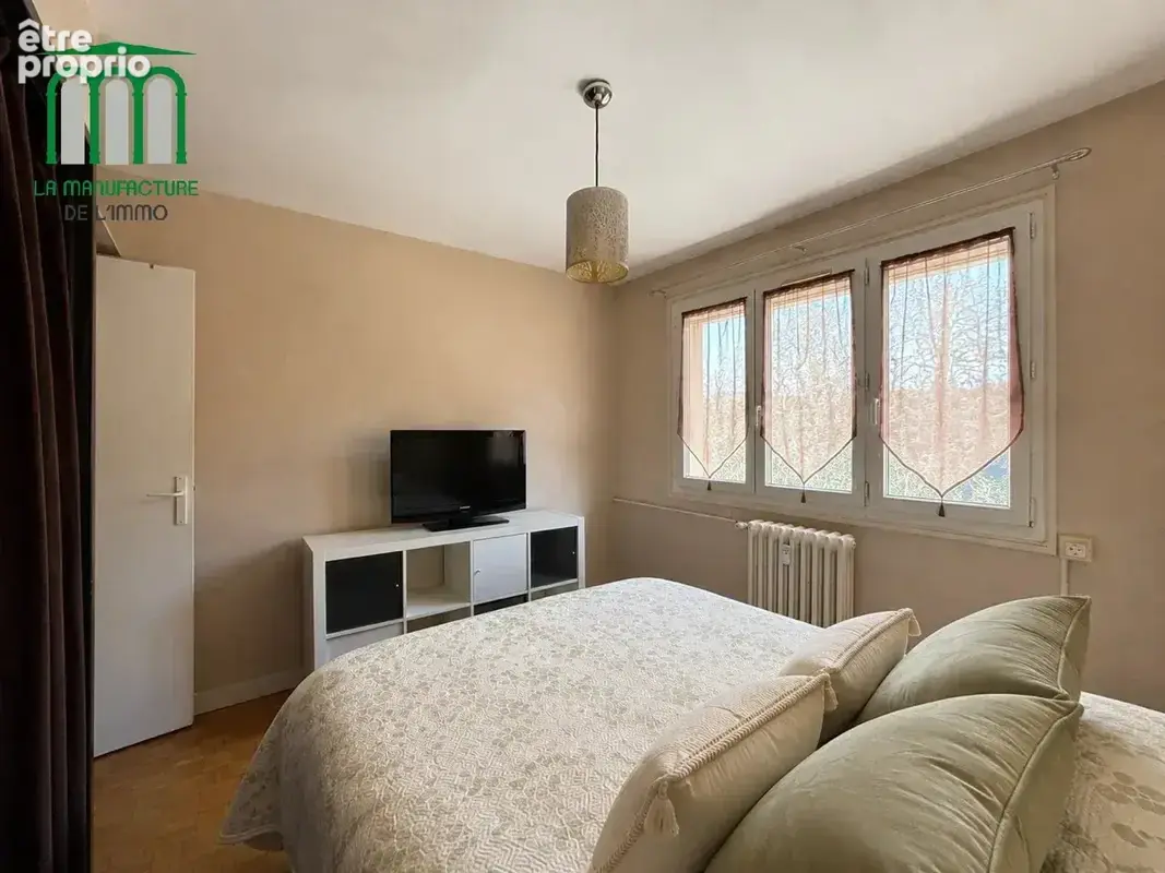 Saint etienne centre deux - proche fac trefilerie - appartement t2 avec cave et possibilite garage - photo 2