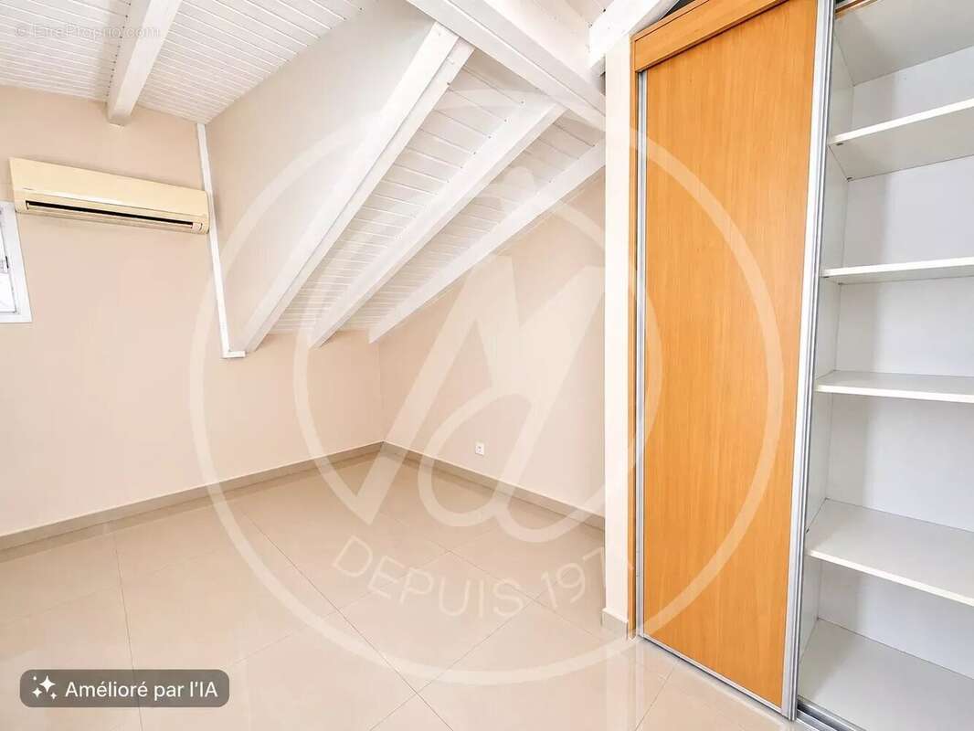 À VENDRE Appartement F3 en duplex au Gosier, 230 000 € - photo 4