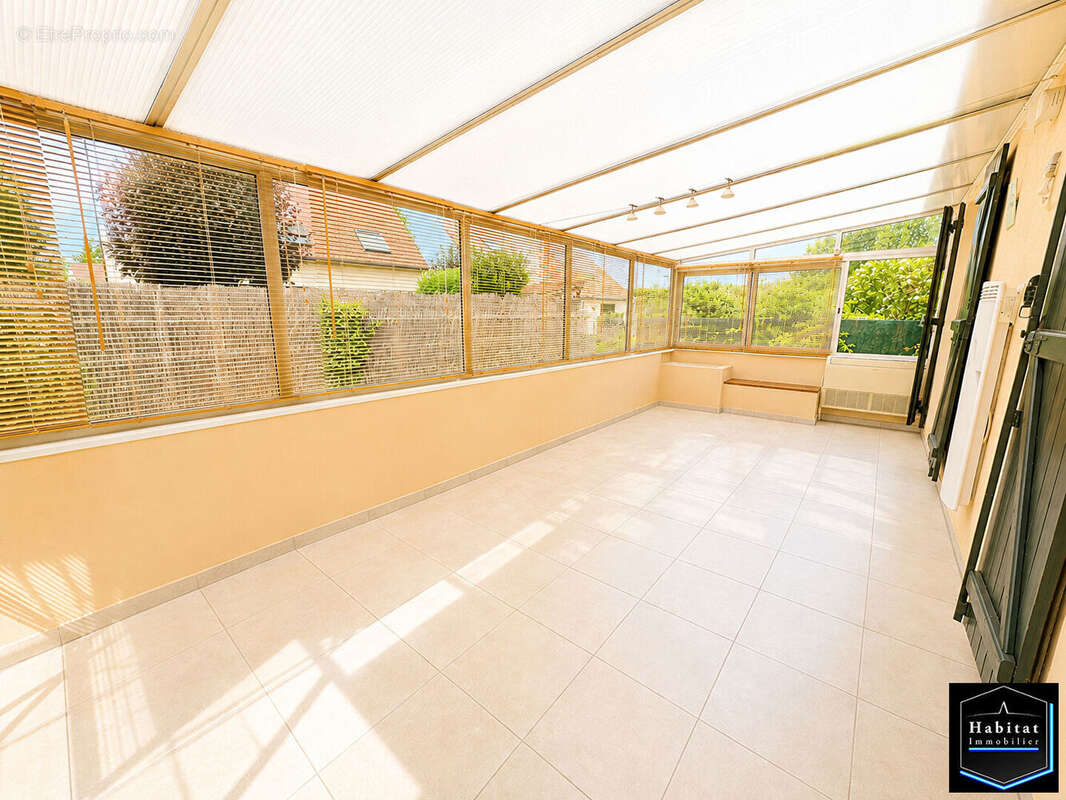 Maison Moussy Le Neuf 6 pièce(s) 134 m2 Jardin 560m² Garage, Sous sol - photo 4