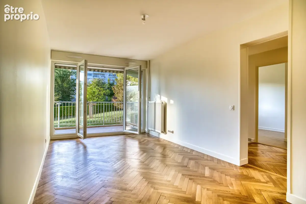 Sainte Foy les Lyon-Charcot, Appartement rénové avec cachet type 2 et balcon à vivre - photo 4