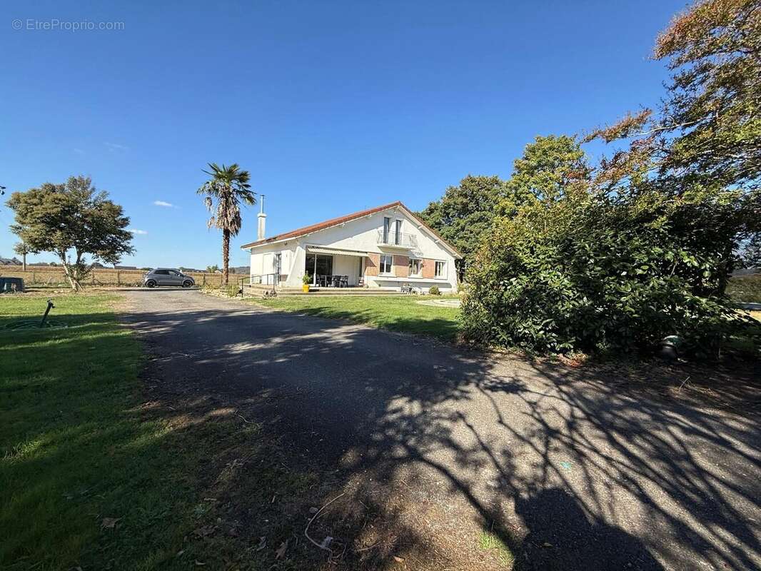 Maison à BOEIL-BEZING