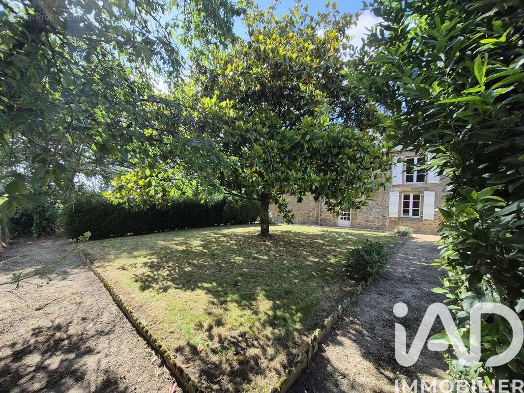 Maison 235 m² à Ceauce  - photo 6