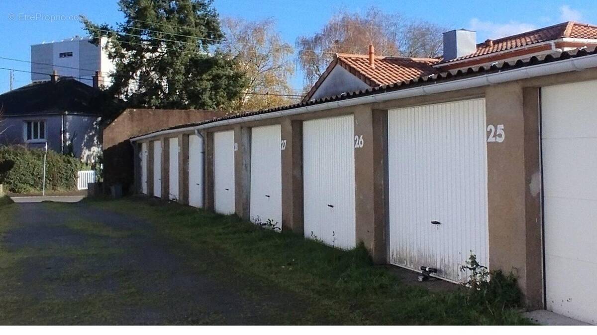 Photo 1 - Parking à NANTES