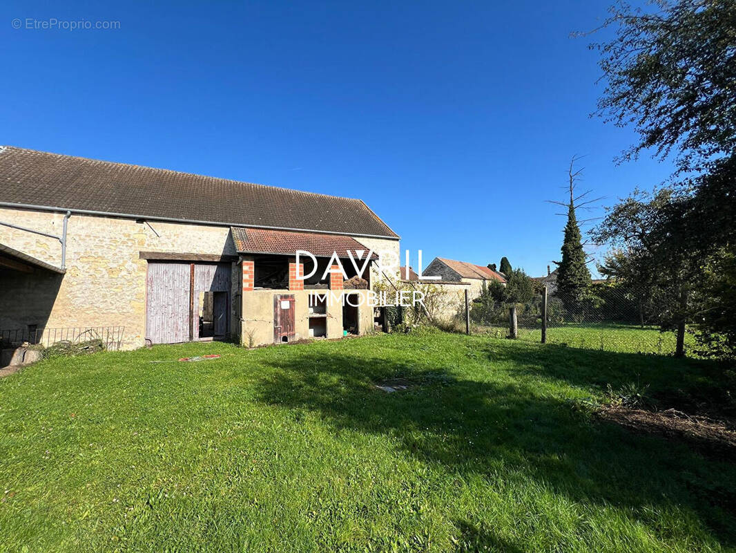 Maison à JOUY-LE-MOUTIER