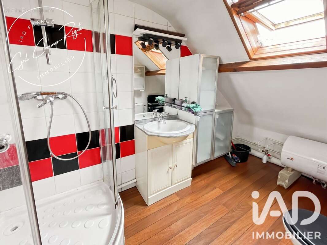 Photo 6