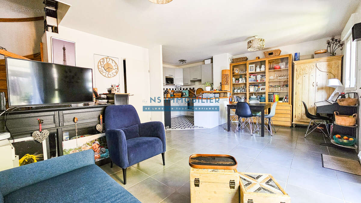 Appartement à SARTROUVILLE