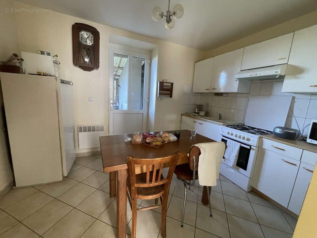 Maison 110 m² à Hardanges  - photo 4