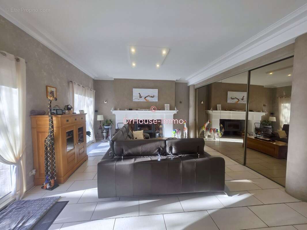 Maison 198 m² à Castelnau-De-Montmiral  - photo 11