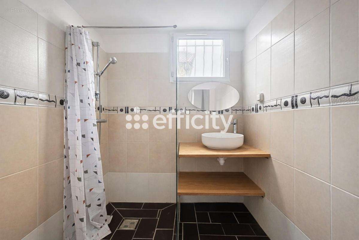 Maison à LES PAVILLONS-SOUS-BOIS