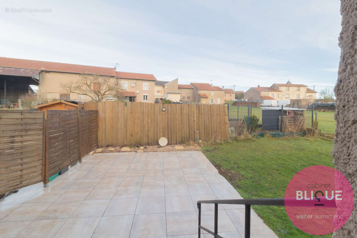 Maison à JALLAUCOURT