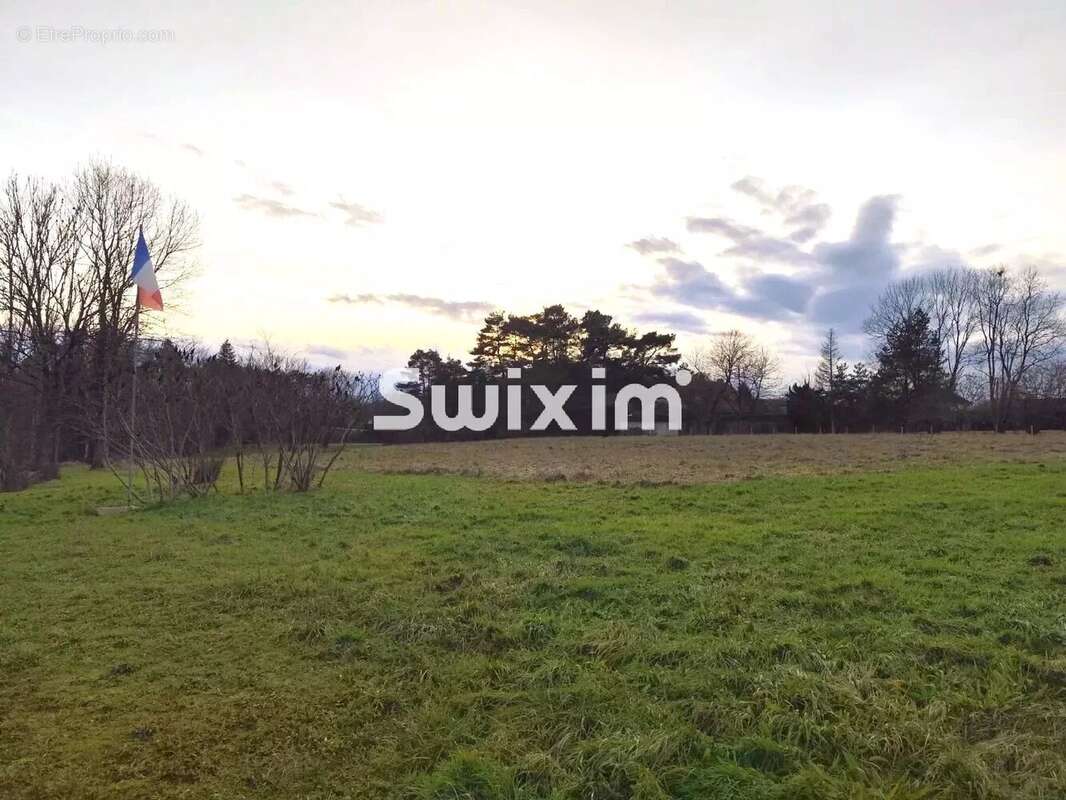 Maison à COMMENAILLES